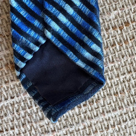 Charvet Silk Blue Striped Men's Tie - Picture 9 of 9
